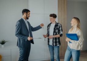 Advantages of Using a New Home Sales Broker
